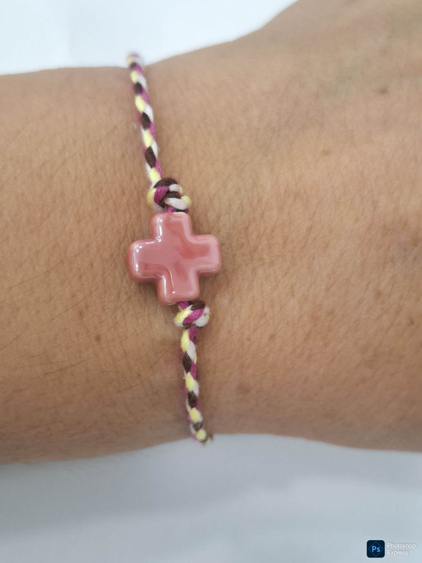Pulsera hilo CRUZ cerámica