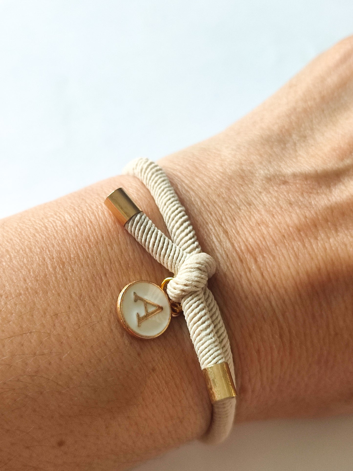 Pulsera nudo INICIAL A