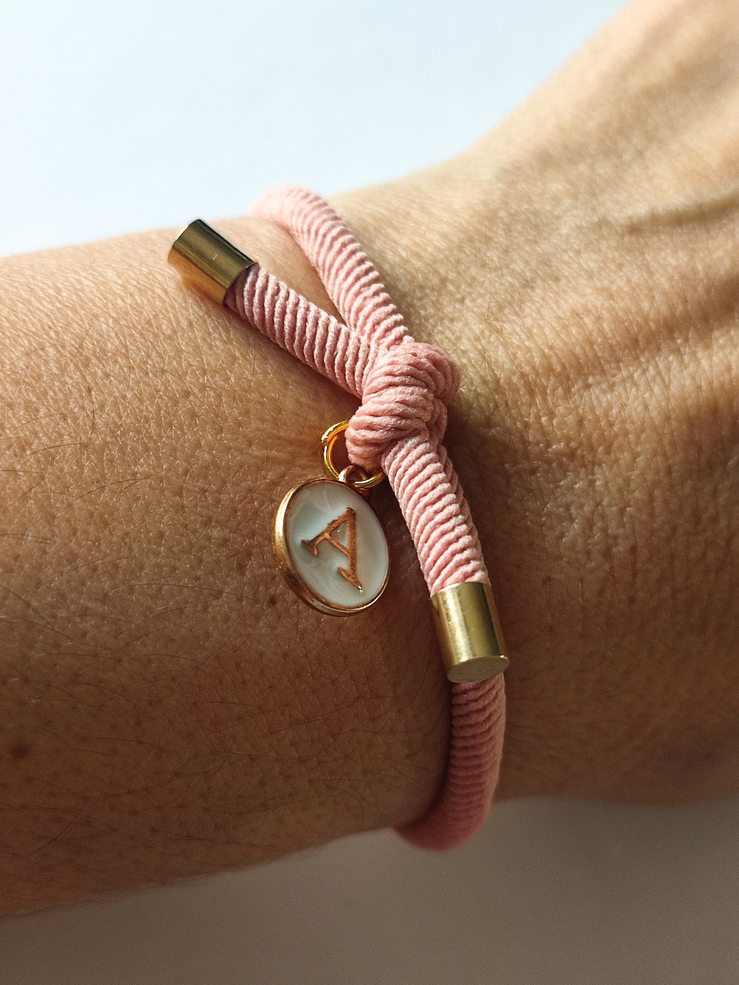 Pulsera nudo INICIAL A
