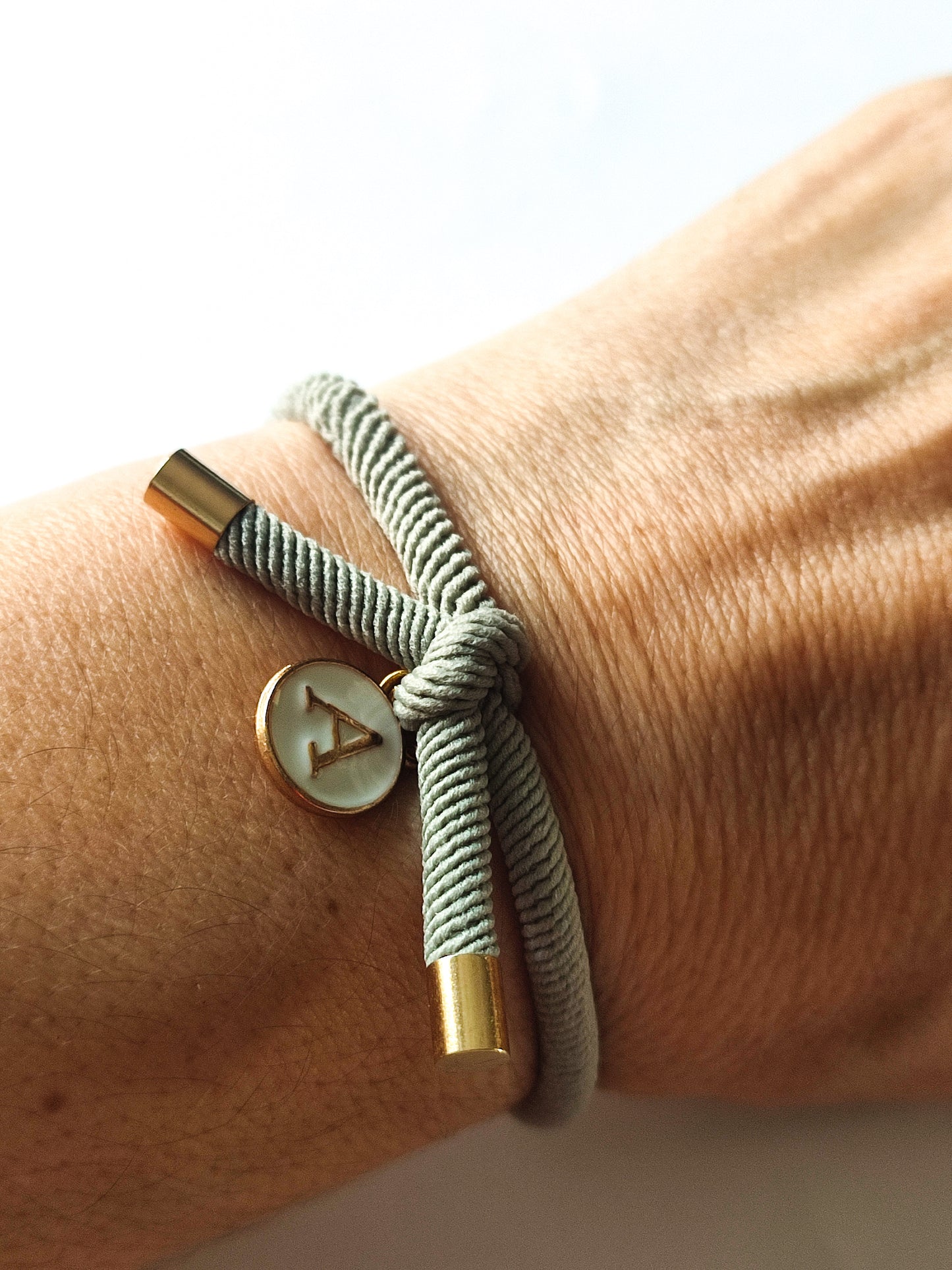 Pulsera nudo INICIAL A