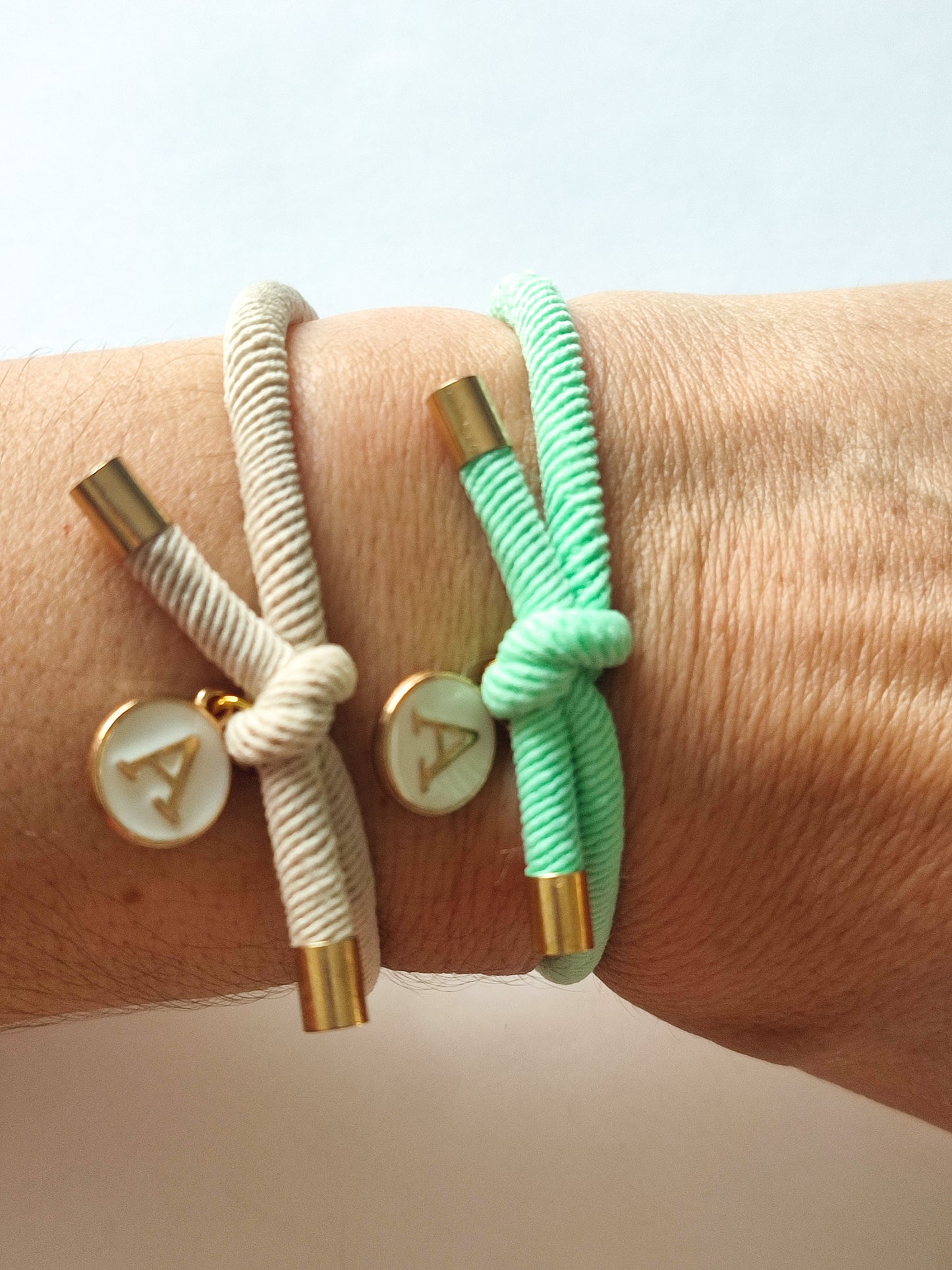 Pulsera nudo INICIAL A