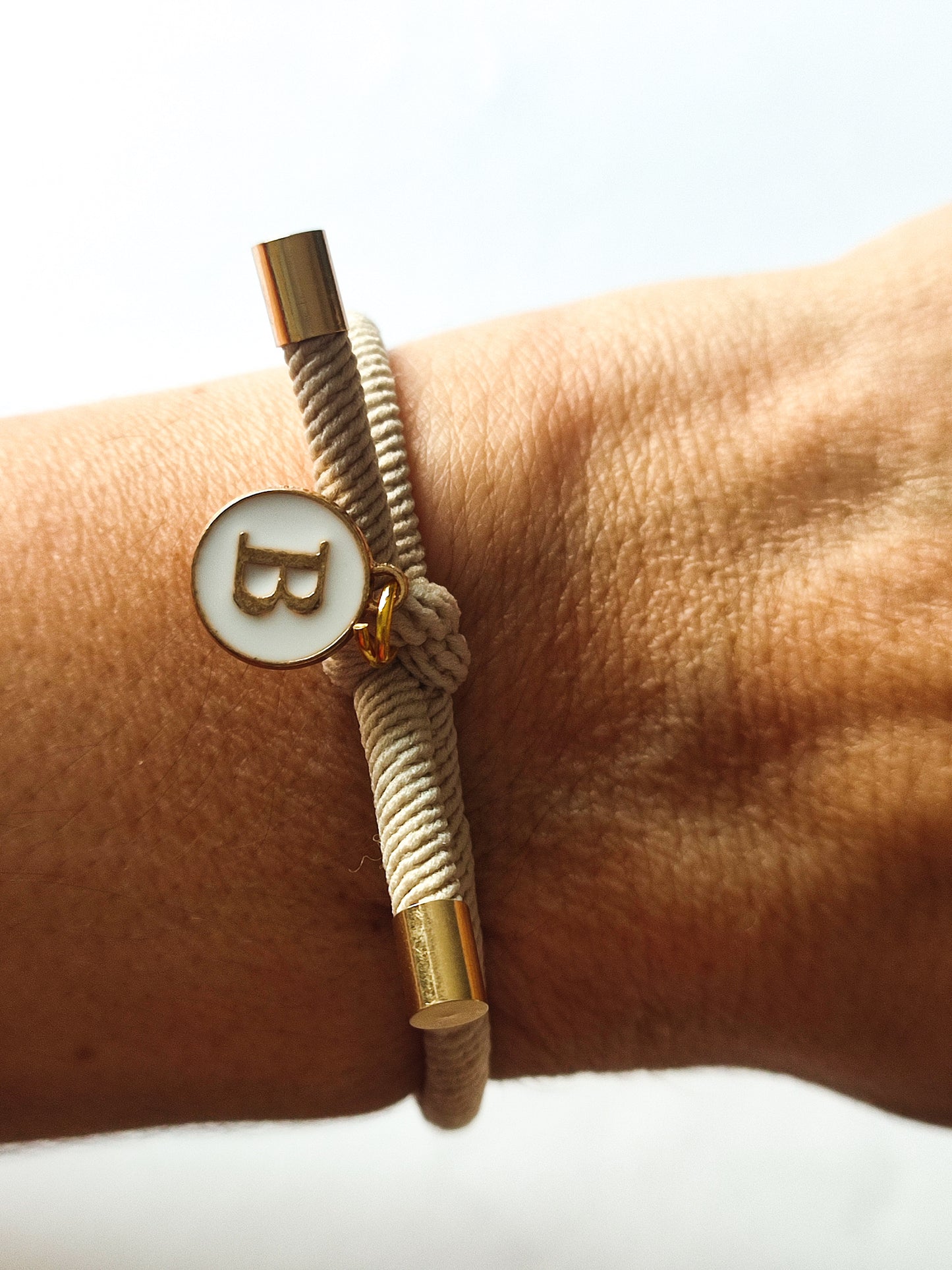 Pulsera nudo INICIAL B