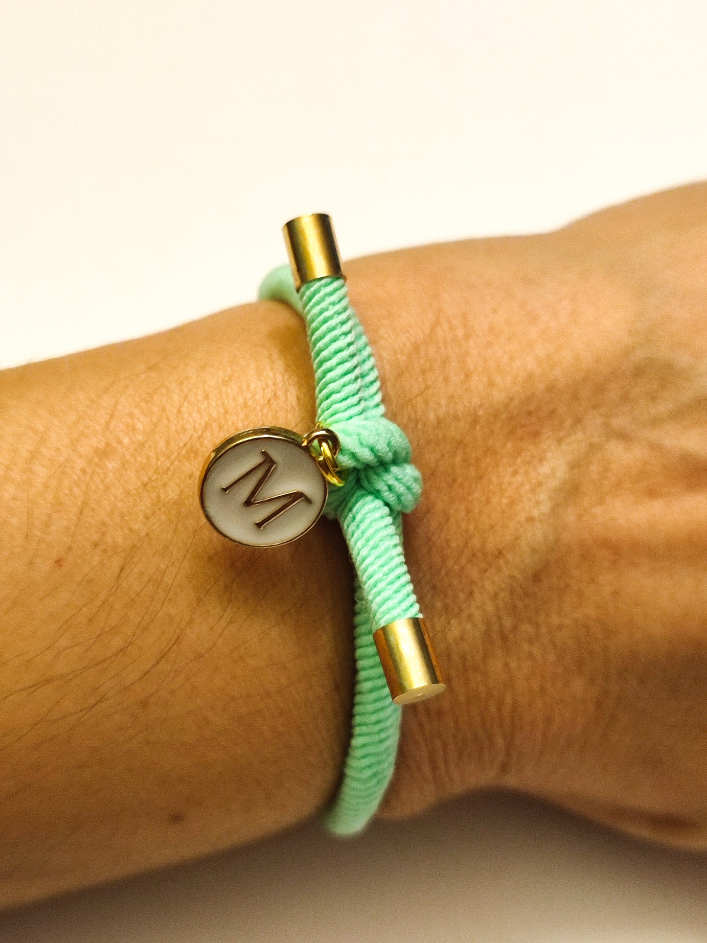 Pulsera nudo INICIAL M