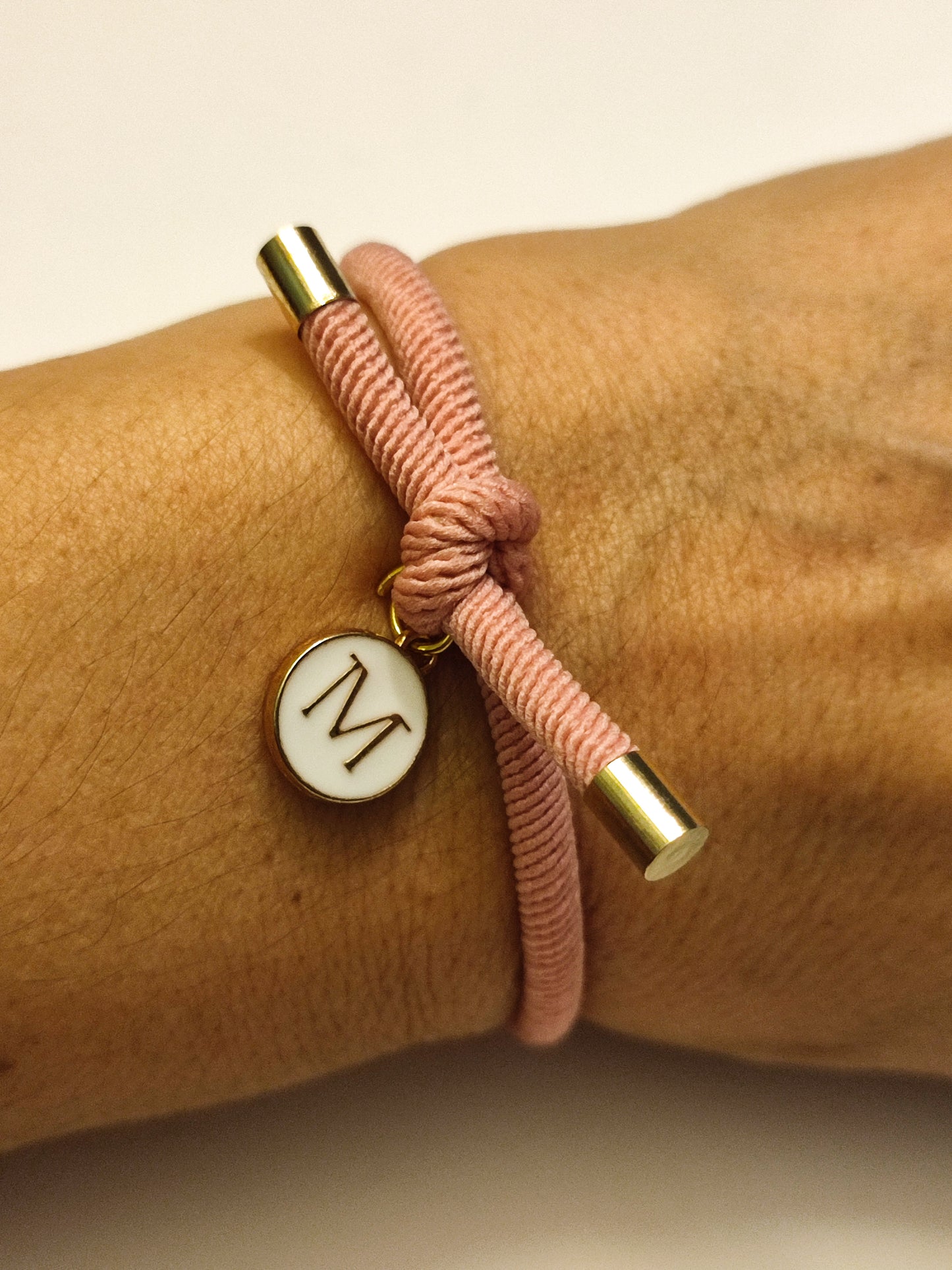 Pulsera nudo INICIAL M