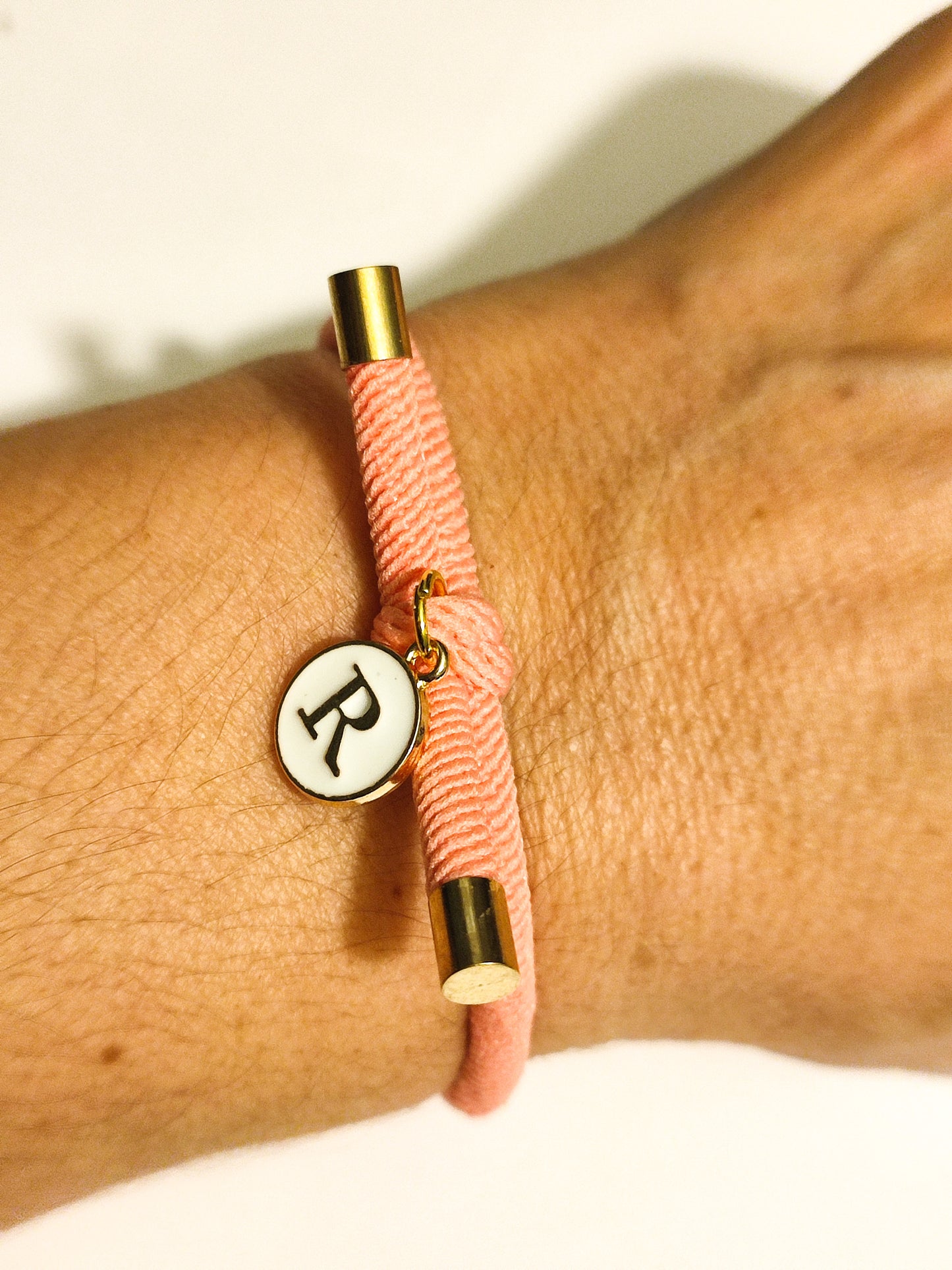 Pulsera nudo INICIAL R