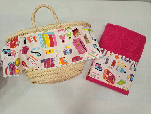 Cesto y toalla fucsia PLAYA personalizada con nombre