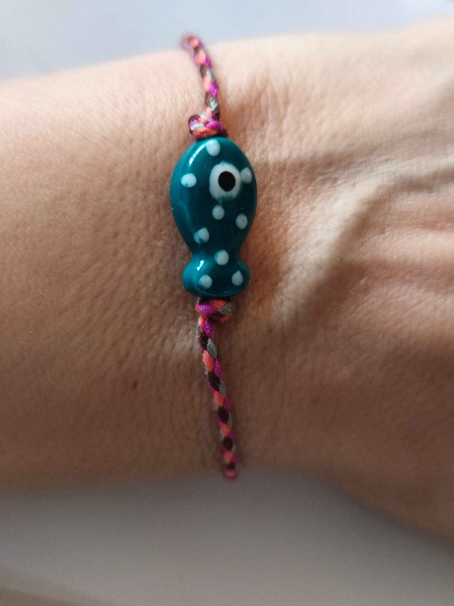 Pulsera PEZ cerámica hilo