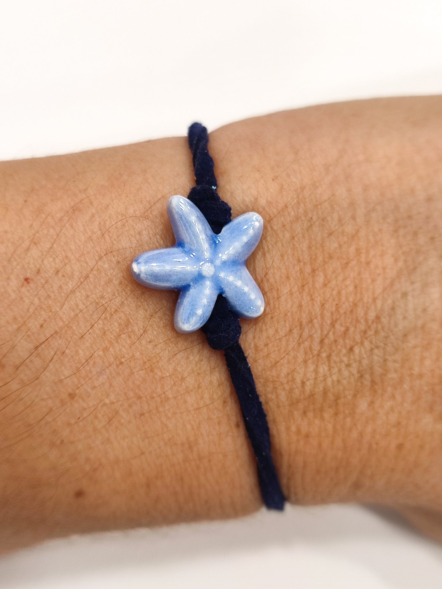 Pulsera ESTRELLA cerámica cordón ante