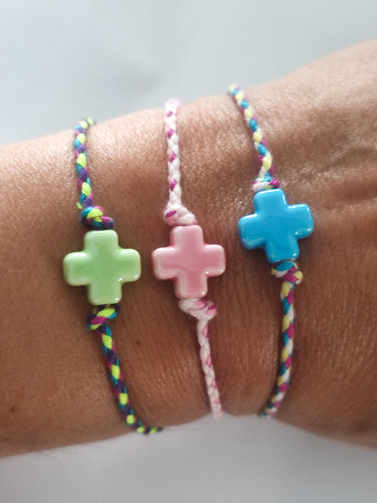 Pulsera CRUZ cerámica hilo