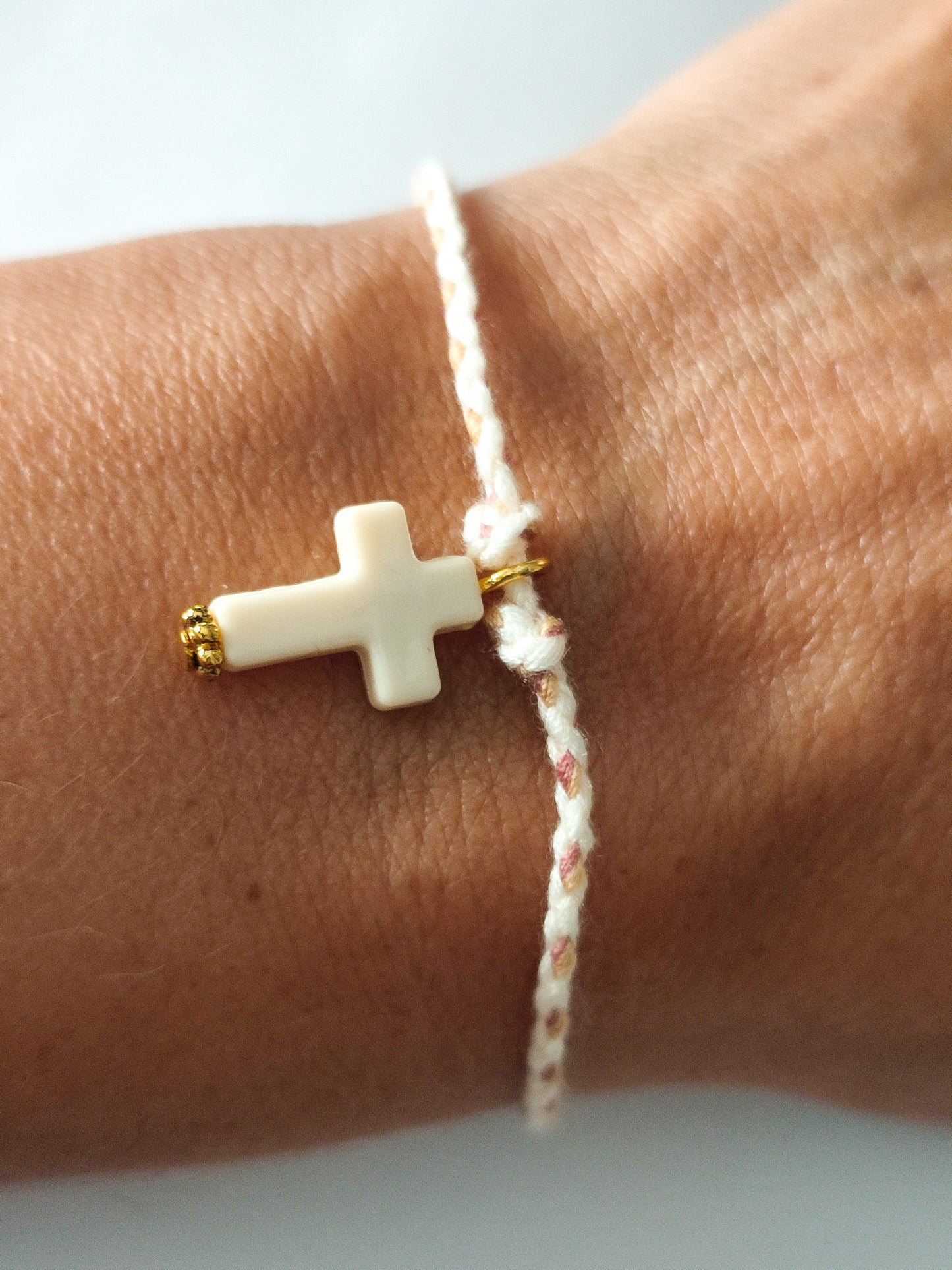 Pulsera CRUZ hilo