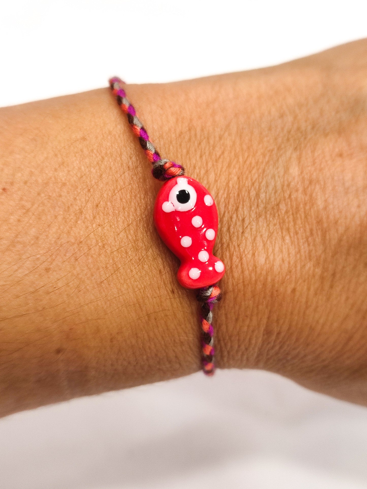 Pulsera PEZ cerámica hilo