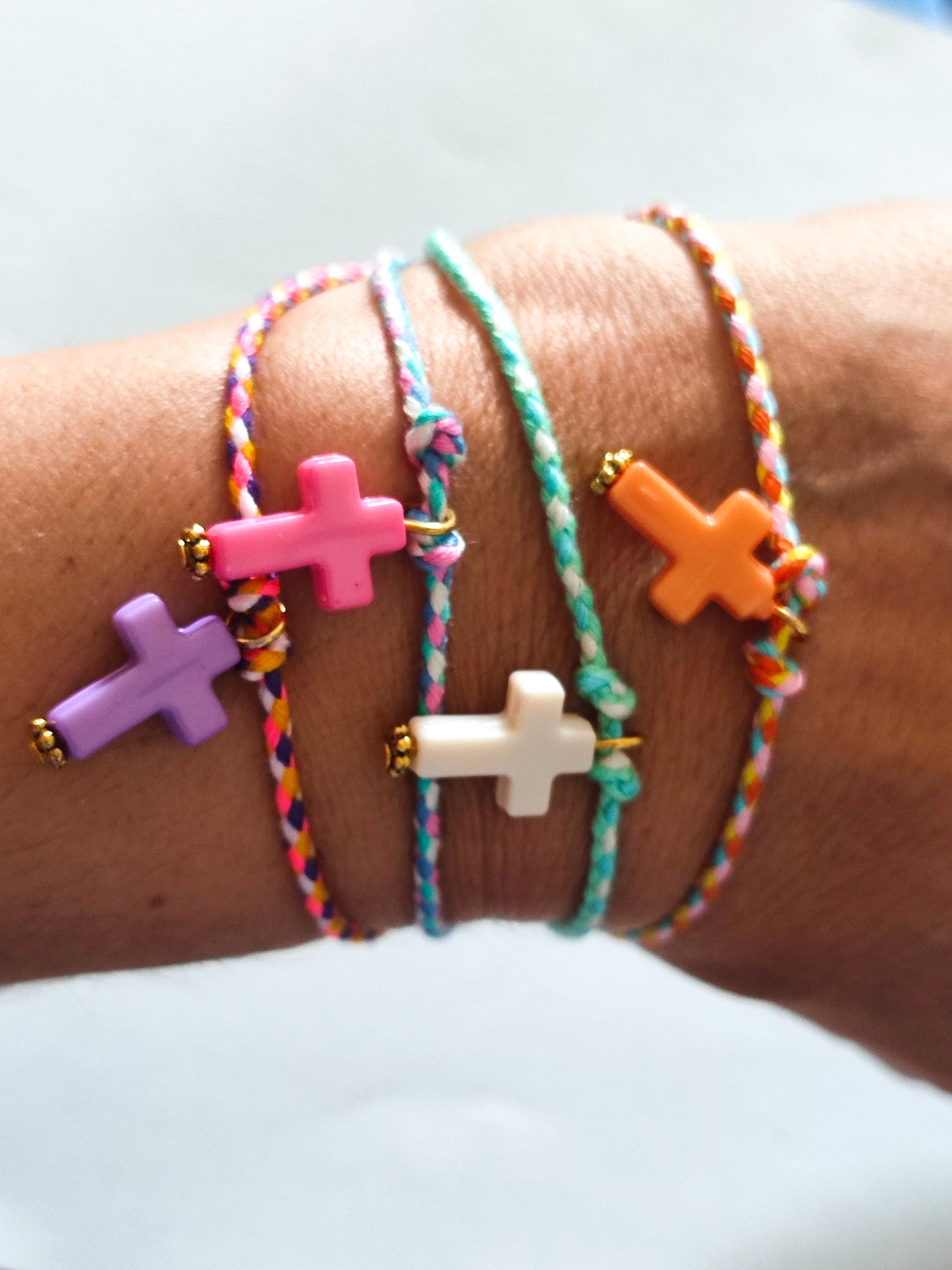 Pulsera CRUZ hilo