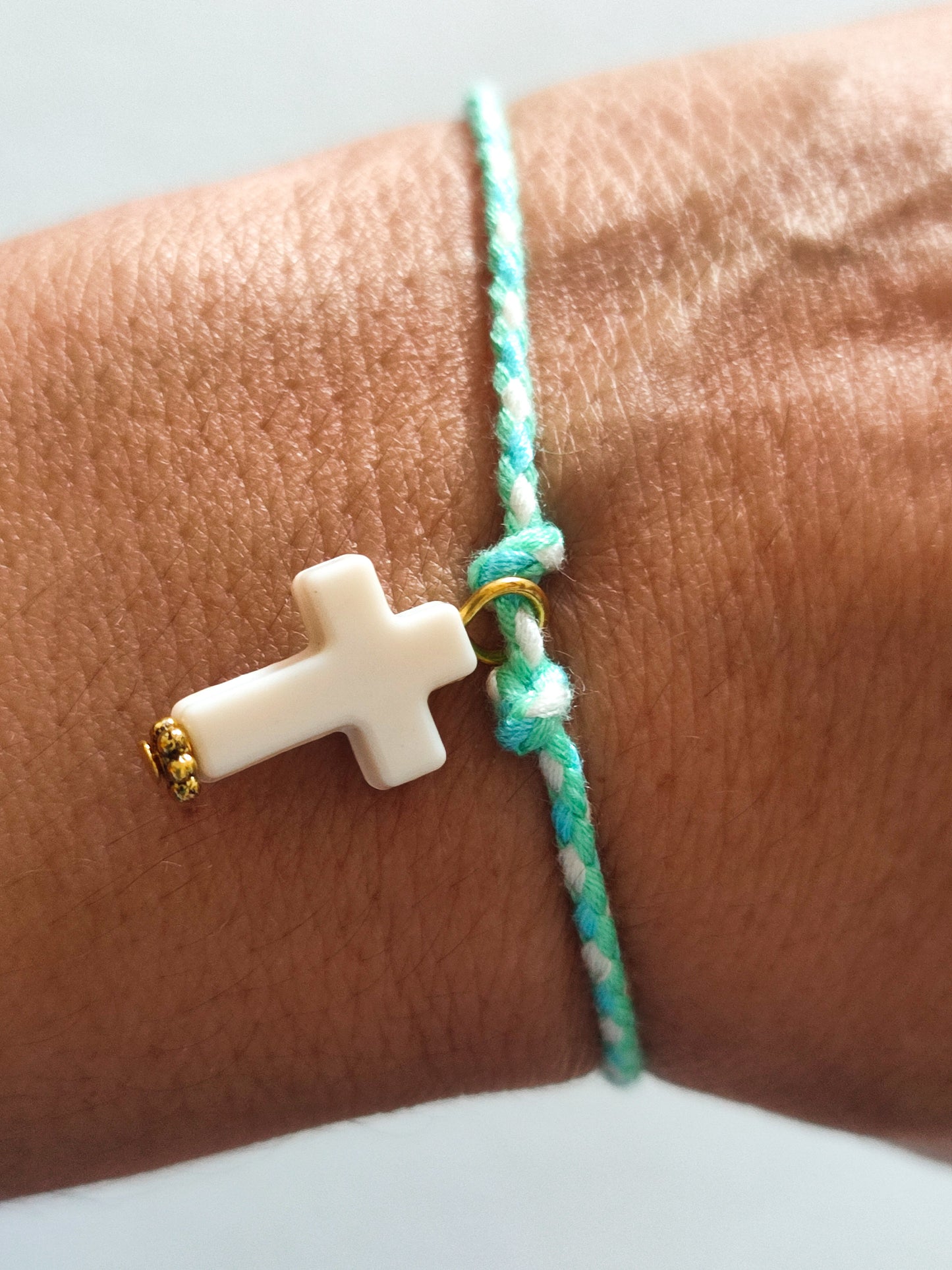 Pulsera CRUZ hilo