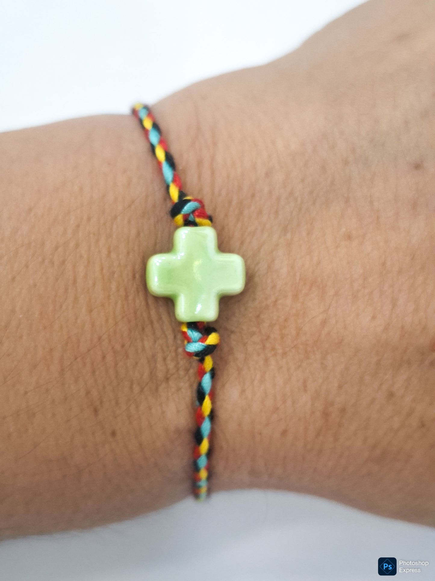 Pulsera hilo CRUZ cerámica