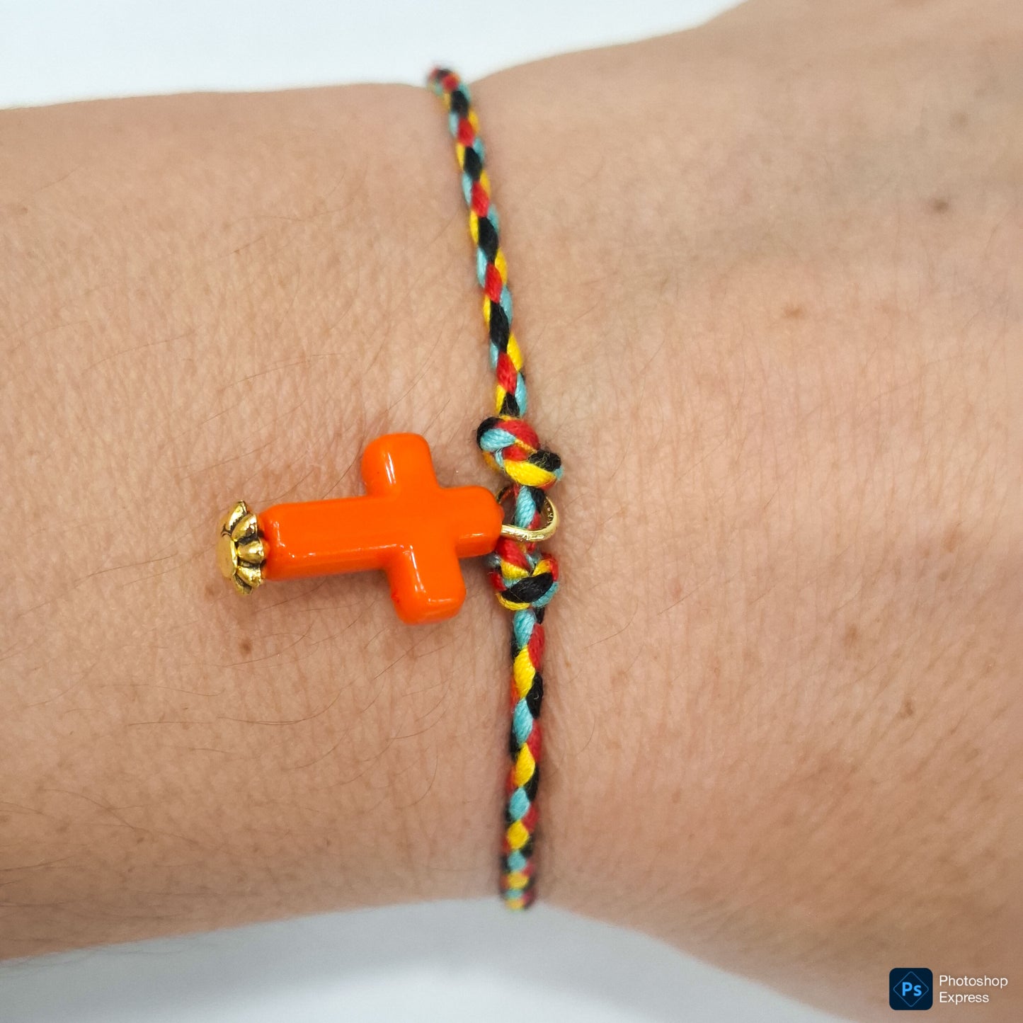 Pulsera hilo CRUZ