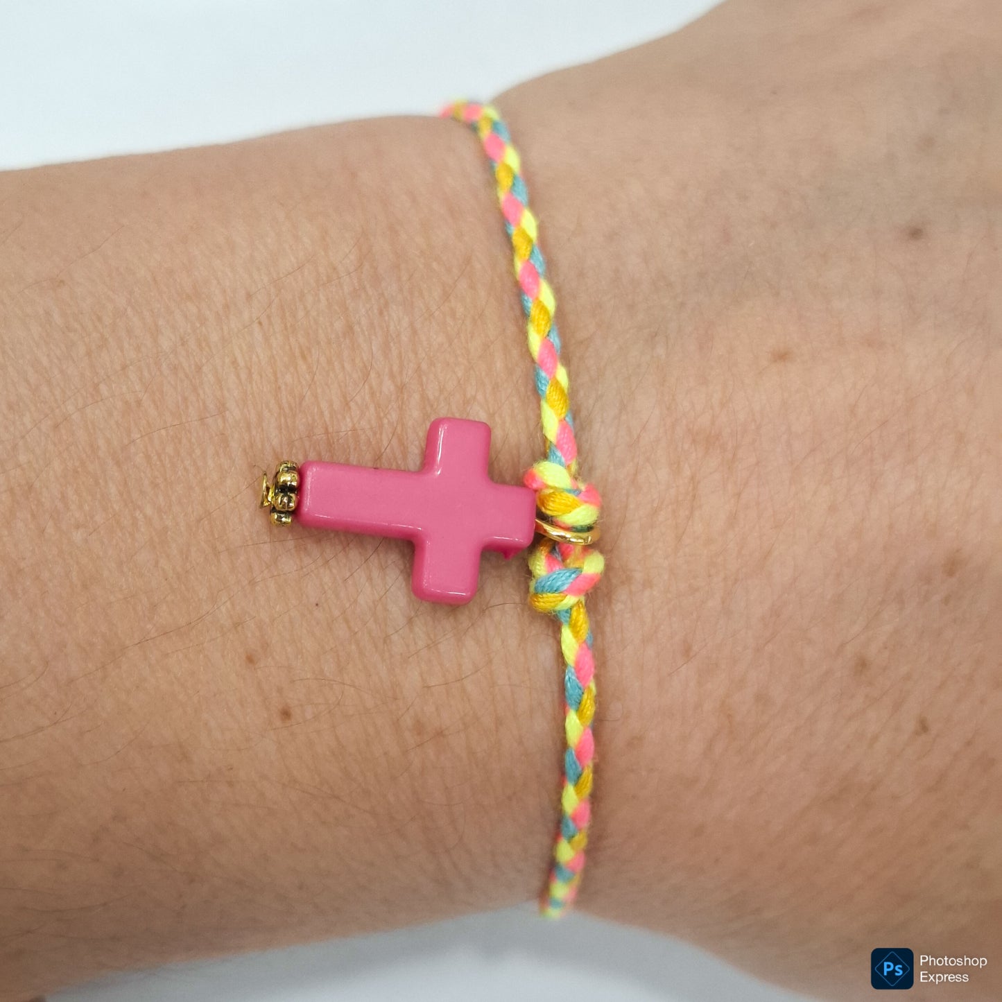 Pulsera hilo CRUZ