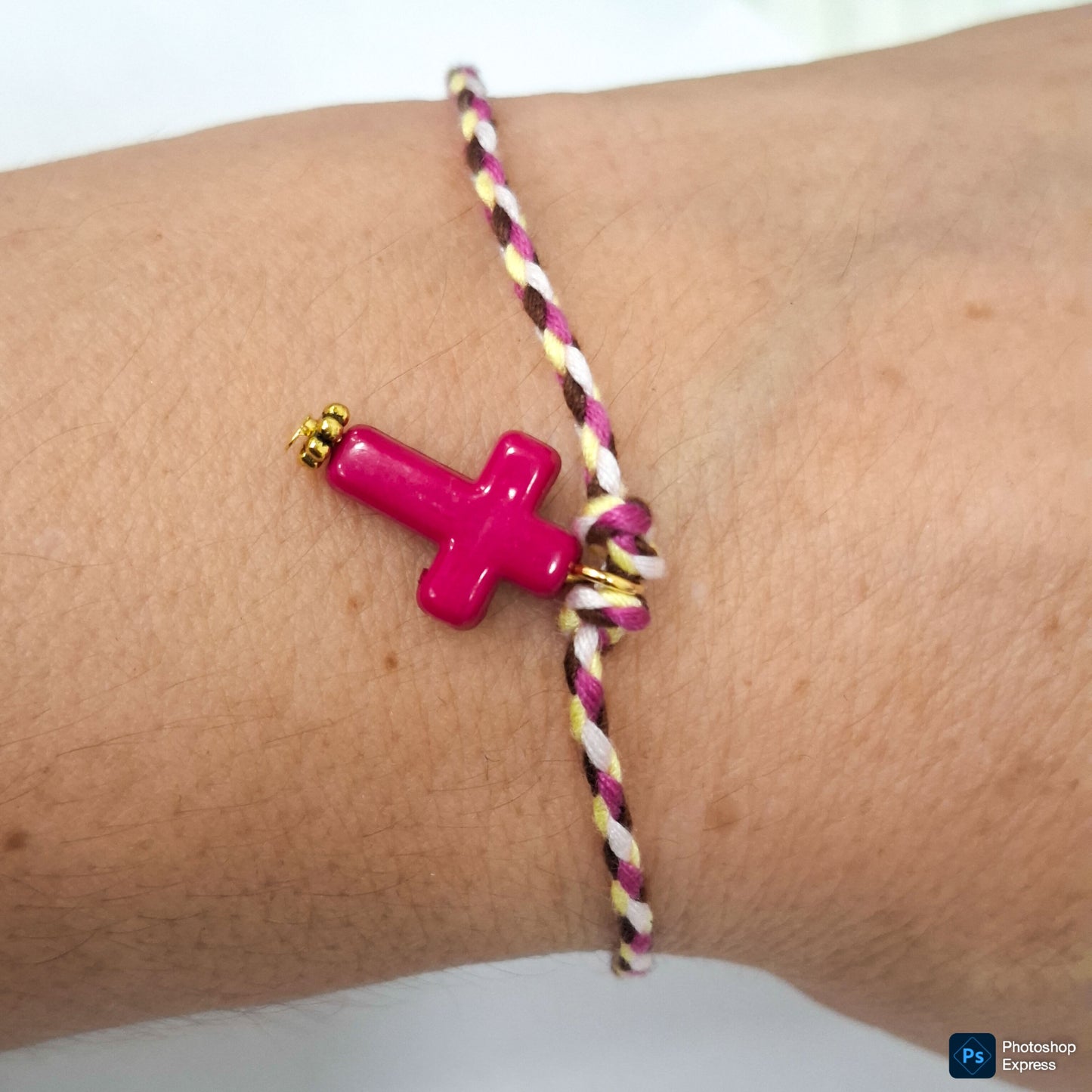 Pulsera hilo CRUZ
