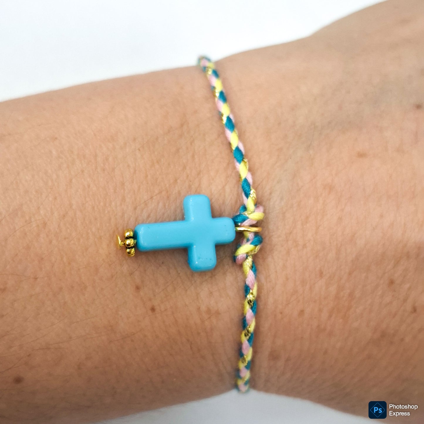 Pulsera hilo CRUZ