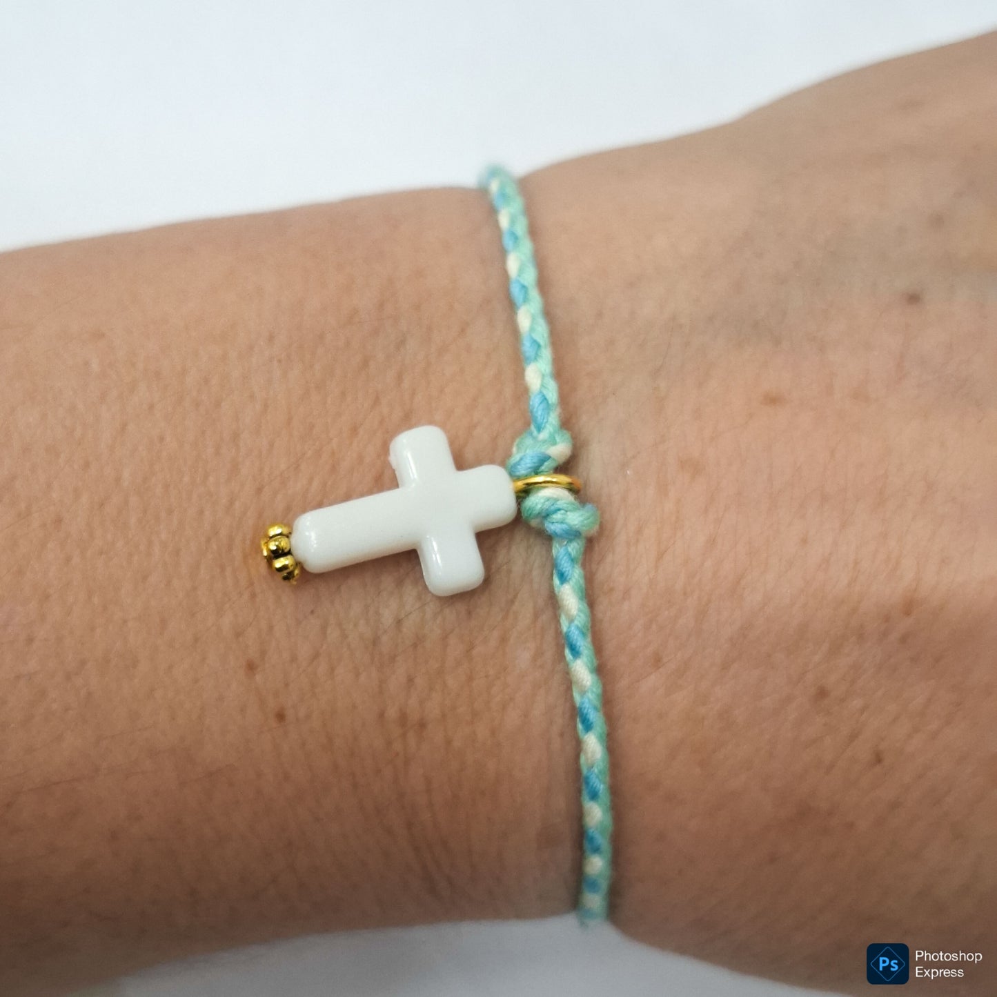 Pulsera hilo CRUZ
