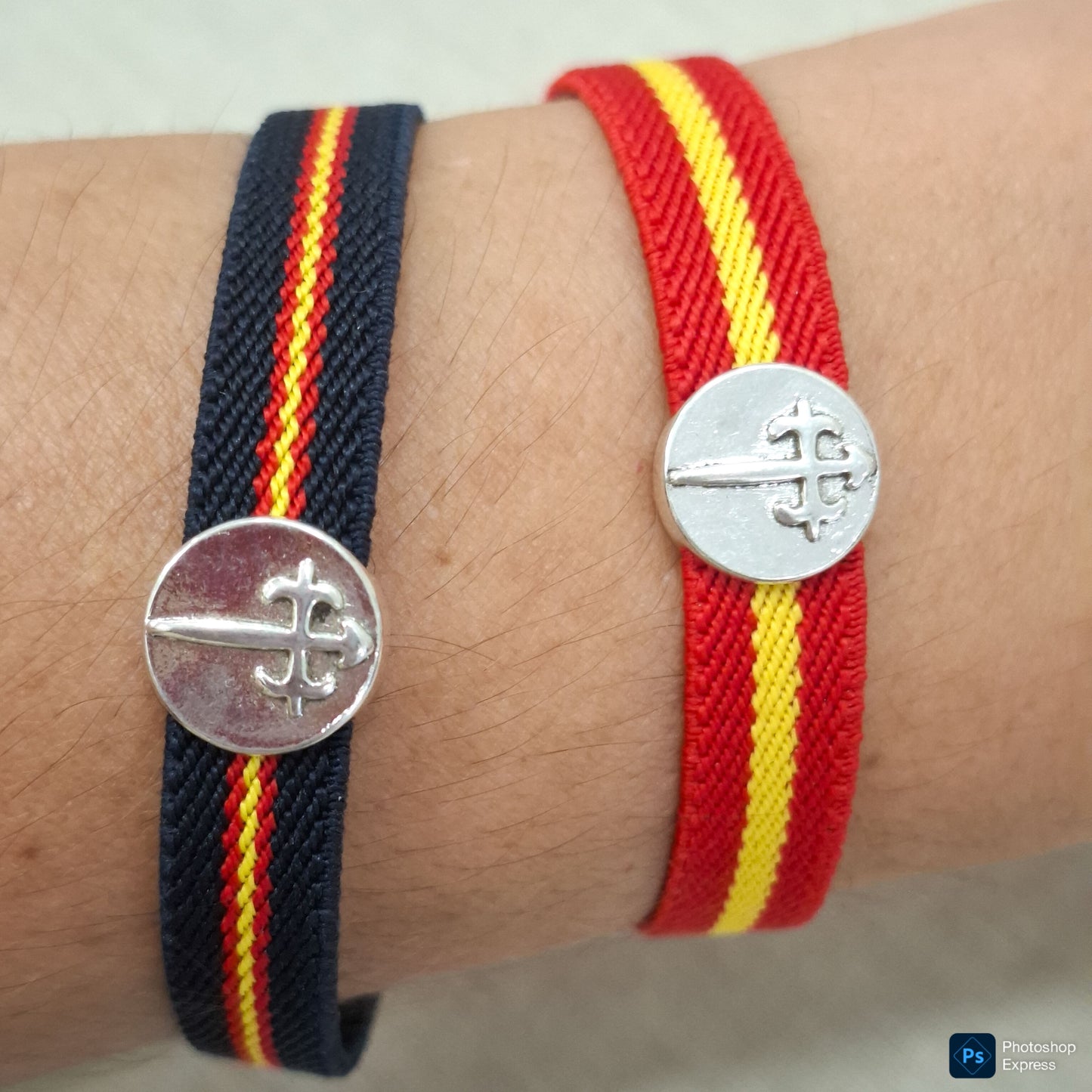 Pulsera CRUZ SANTIAGO elástica bandera