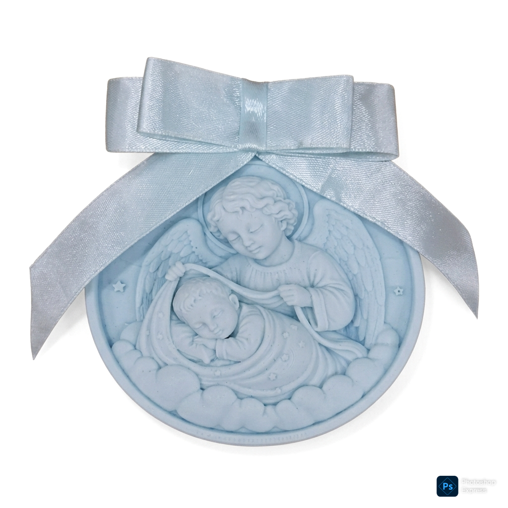 Medallón Cuna Angelito arropando niño