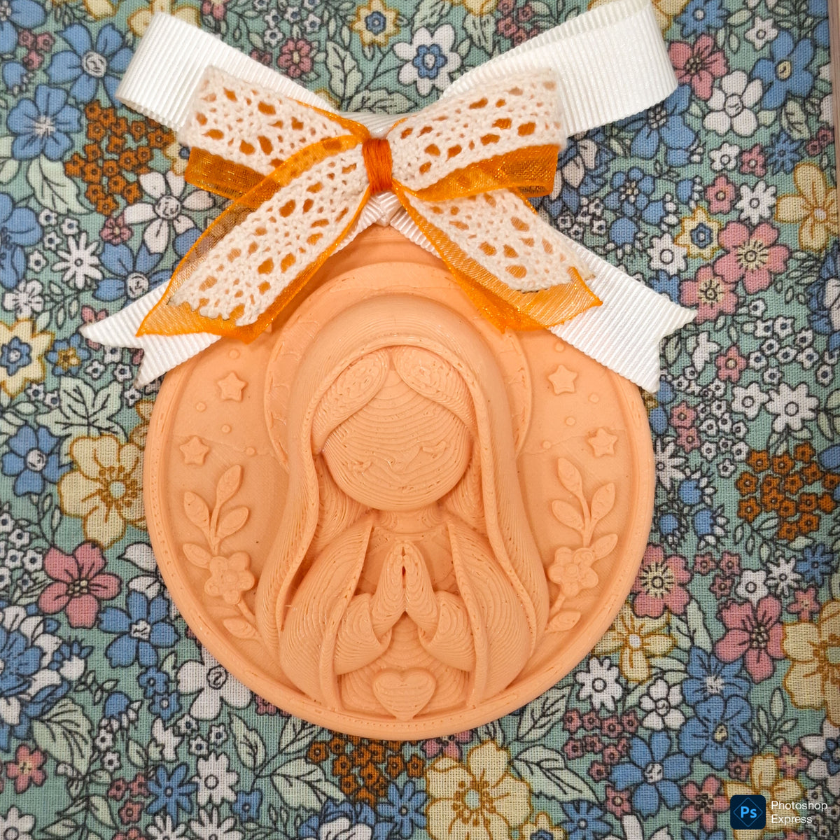 Cuadro Medallón Virgen Niña Mandarina